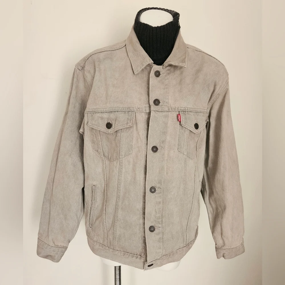 Levi's Relaxed Fit Trucker Jacket Size Medium EUC Unisex